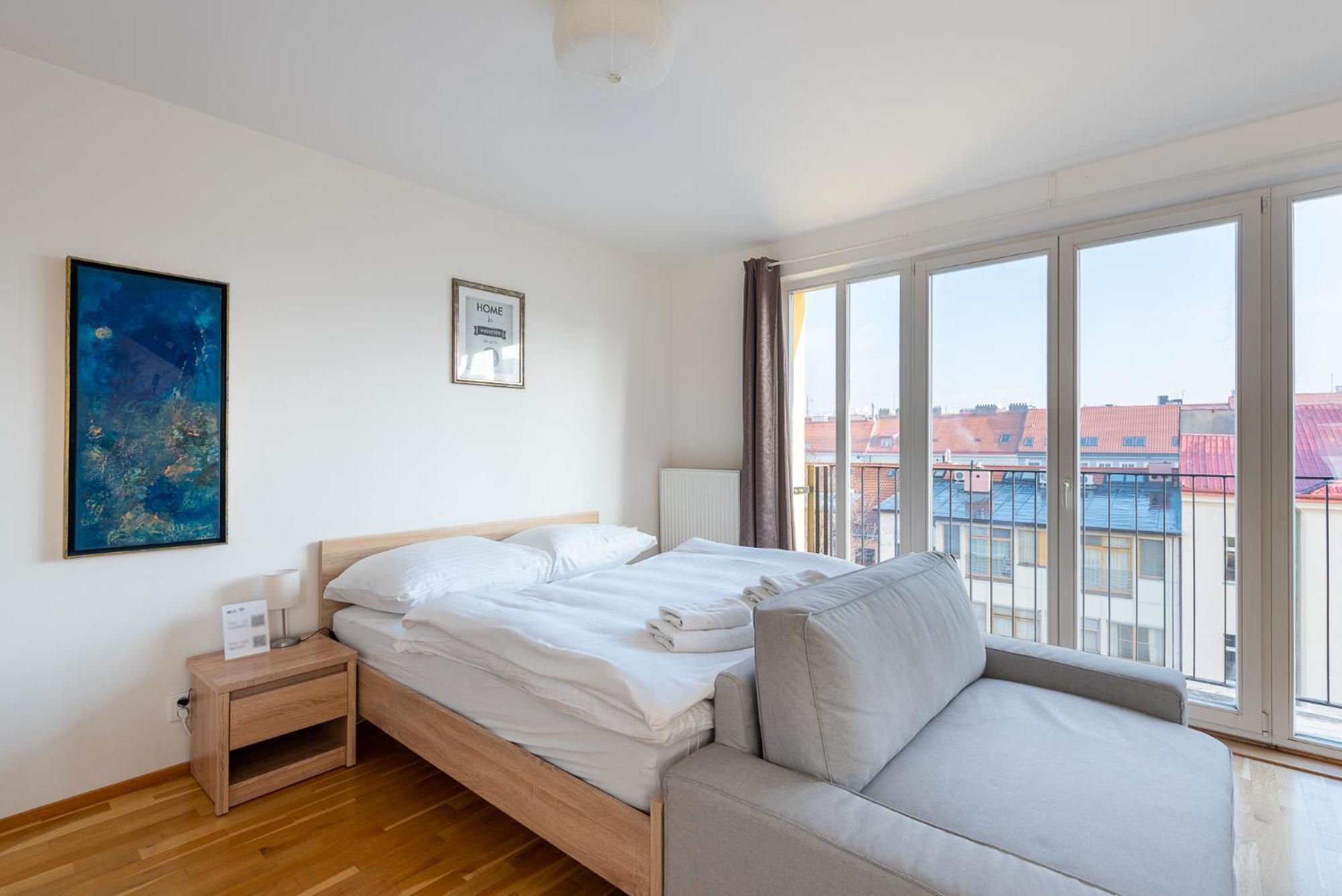 Sunny Safron Apartment Prag Exterior foto